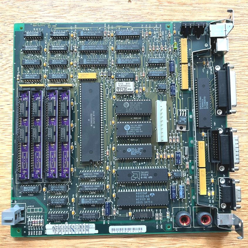 Macintosh Plus moederbord